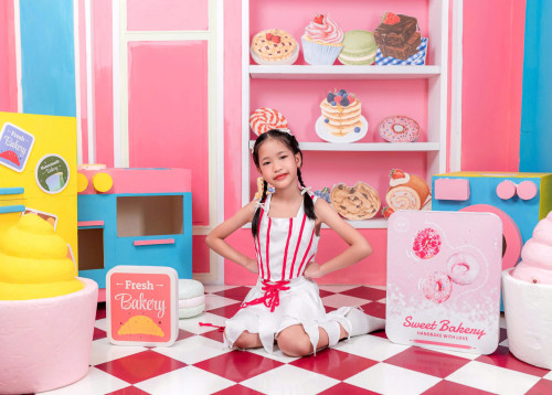 MẪU NHÍ LÊ NGỌC KIM NGÂN – BÔNG HOA NHỎ TỎA SÁNG TRÊN SÀN CATWALK