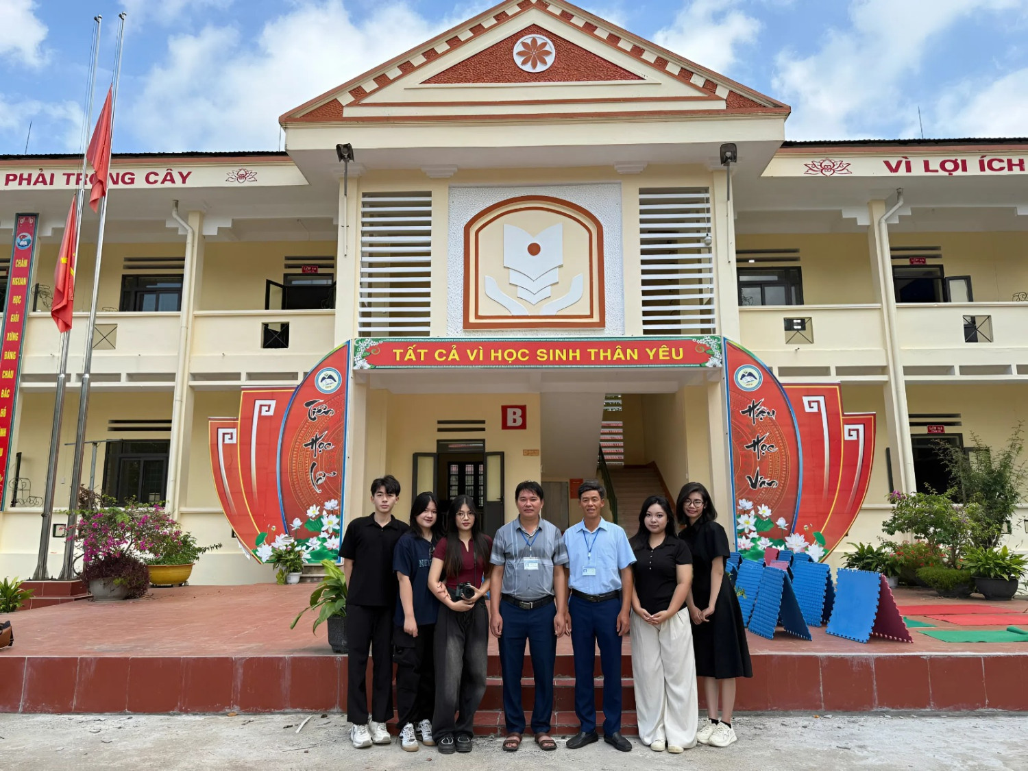 CÔNG TÁC CHUẨN BỊ KHAI GIẢNG TẠI TRƯỜNG PTDTBT TH&THCS BẢN LIỀN