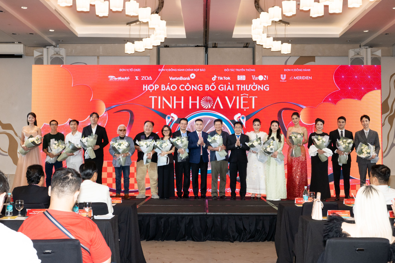 Đại sứ Tinh Hoa